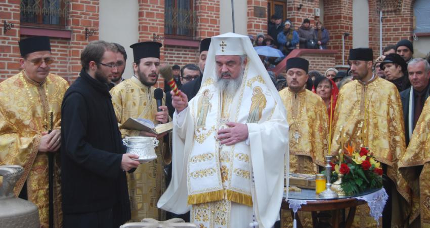 Patriarhul Romaniei a sfintit noile clopote ale Bisericii Domnesti de la Curtea Veche