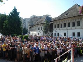 Credinciosi la Sfanta Liturghie