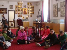 Copiii la muzeul bisericii Sfantul Anton